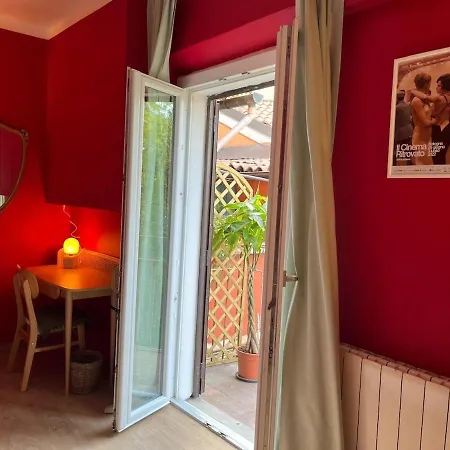 Poesia Nel Centro Di Apartament Bolonia