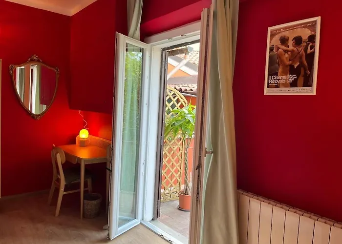 Poesia Nel Centro Di Apartament Bolonia