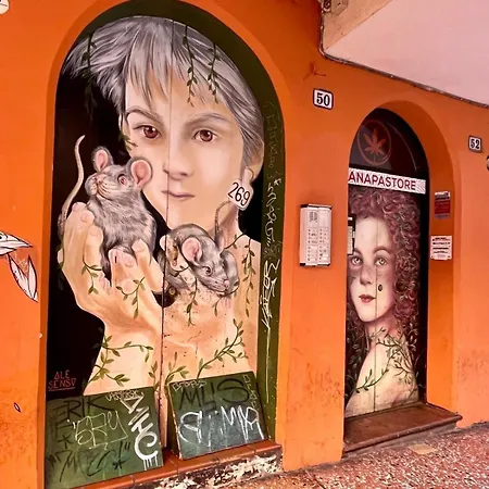 Poesia Nel Centro Di ボローニャ