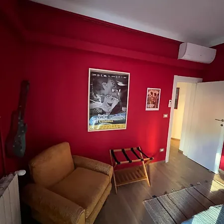 Poesia Nel Centro Di Appartamento Bologna